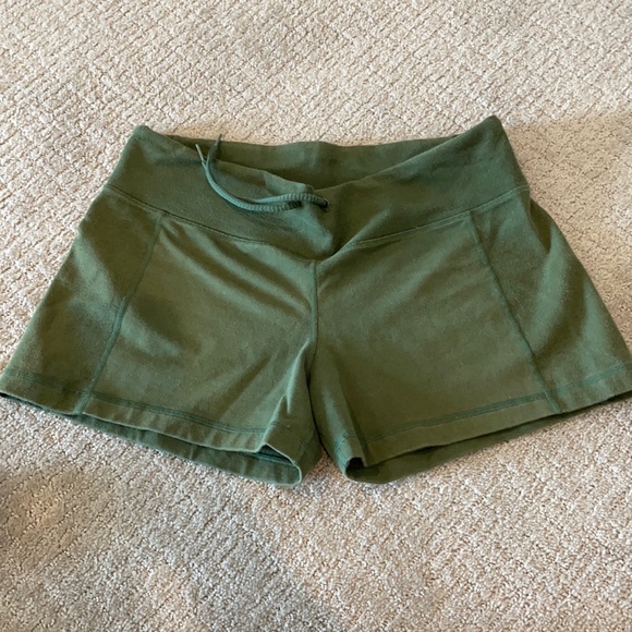 lululemon athletica Pants - Green lululemon drawstring shorts